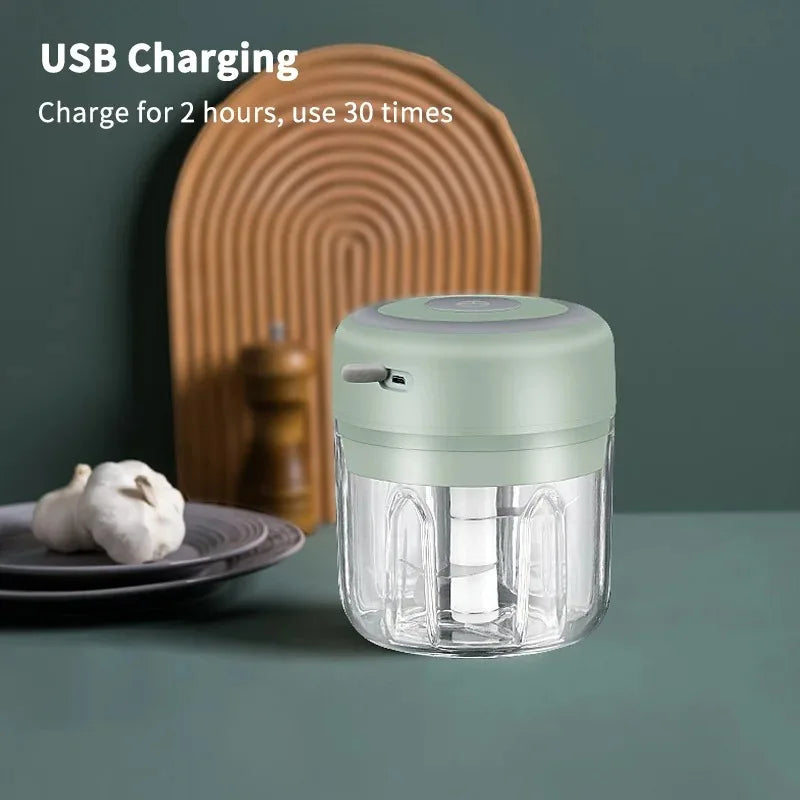 Mini Wireless Electric Garlic Crusher and Garlic mincer 100ml/250ml Portable Chopper USB Charging Ginger Chili Vegetable Masher Machine Kitchen